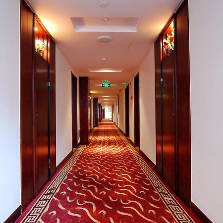 Byfond Hotel Шанхай Екстериор снимка