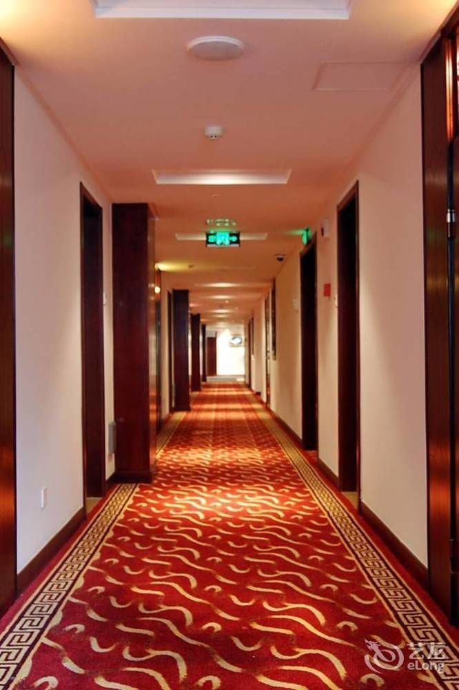 Byfond Hotel Шанхай Екстериор снимка