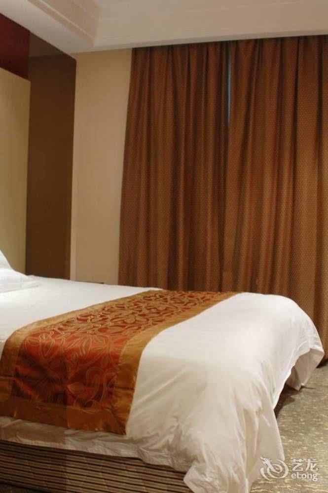 Byfond Hotel Шанхай Екстериор снимка