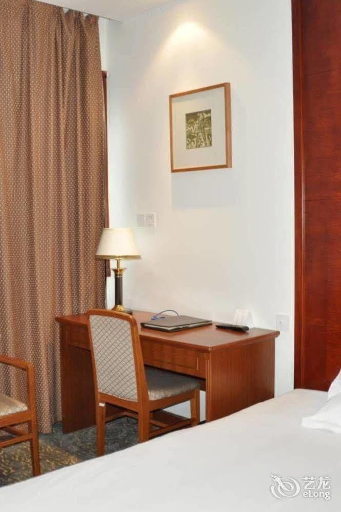 Byfond Hotel Шанхай Екстериор снимка