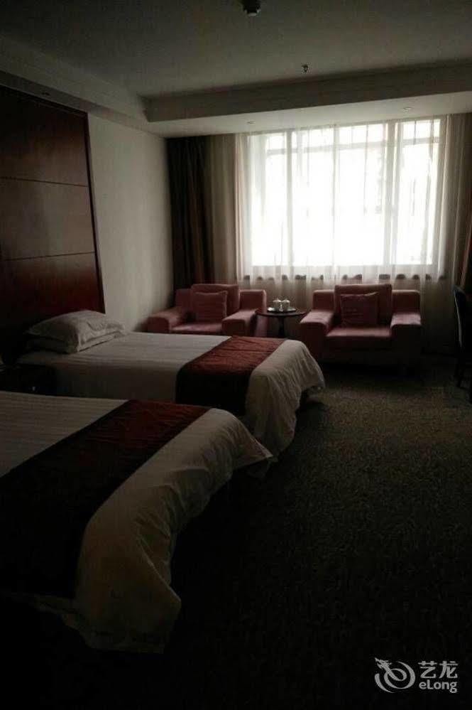 Byfond Hotel Шанхай Екстериор снимка