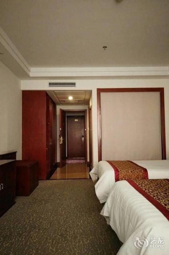 Byfond Hotel Шанхай Екстериор снимка