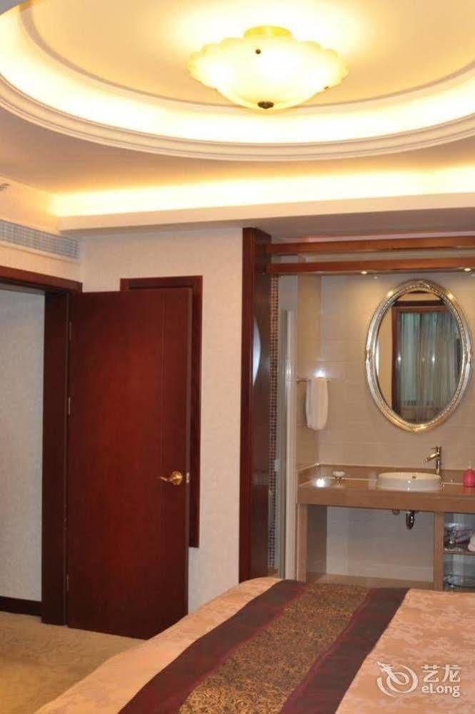 Byfond Hotel Шанхай Екстериор снимка